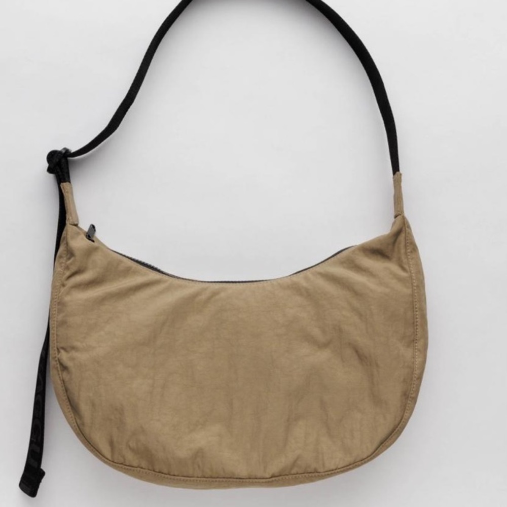 Medium Crescent Baggu Bag